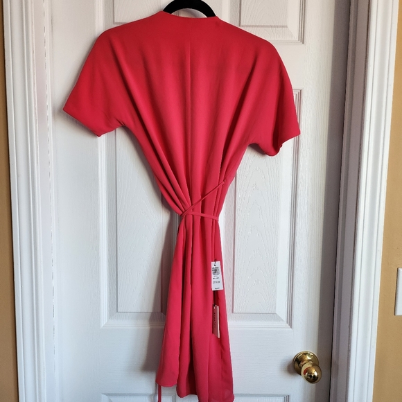 Aritzia Wallace dress xxs in virtual pink - Barbie colour! - Picture 3 of 4